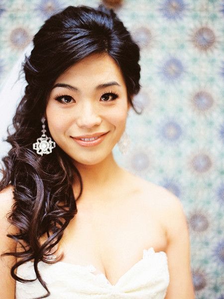 Elegant Asian Bridal Hairstyle Side Swept Updo Medium Length, Wedding Hair Side, Side Hairstyles, Best Wedding Hairstyles, Long Hair Wedding Styles, Wedding Hairstyles Half Up Half Down, Trendy Wedding Hairstyles, Wedding Hair Inspiration, Wedding Hairstyles Updo