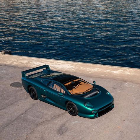 Xj220 Jaguar, Garage Goals, Jaguar Xj220, Mercedes Wallpaper, Jaguar Xj, Vroom Vroom, Automotive Design, Car Car, Car Wallpapers