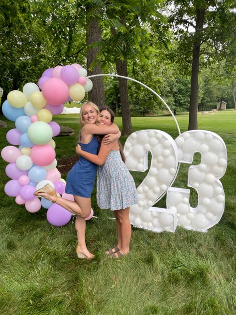 Ballon Arch Grad Party, Balloon Arch Graduation Party, Grad Party Balloons, Graduation Arch Ideas, Grad Balloon Arch, Graduation Party Balloon Arch, Grad Party Balloon Arch, 2026 Graduation, Graduation Balloon Arch