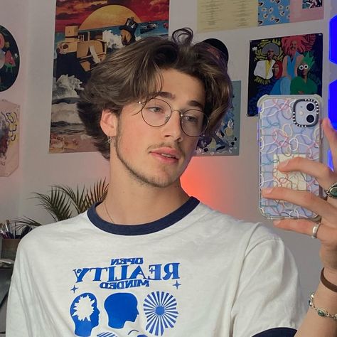 Luca Apple on Instagram: “Shcruffyy 🥸” Luca Apple, Shapes Rpg, People With Glasses, Androgynous Hair, Boys Glasses, Hairstyles With Glasses, Estilo Grunge, Boys Long Hairstyles, Long Wavy Hair