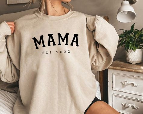 Wifey Sweatshirt, Mrs Sweatshirt, Bride Sweatshirt, Shower Outfits, Gifts For Fiance, Personalized Bride, Wedding Gifts For Bride, Mama Sweatshirt, Bridal Shower Gift