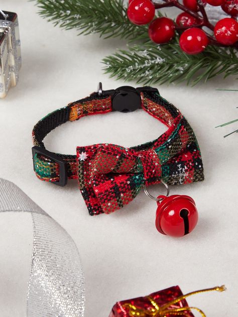 Dog Foto, Dogs Accessories, Christmas Snowflakes Pattern, Dog Accesories, Christmas Collar, Plaid Dog Collars, Dog Clothes Diy, Dog Sketch, Handmade Dog Collars