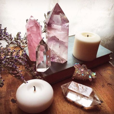 Crystal Room Decor, Crystal Photography, Crystal Room, Crystal Vibes, Crystal Aesthetic, Candle Aesthetic, Chakra Balancing, Crystal Decor, Stone Decor