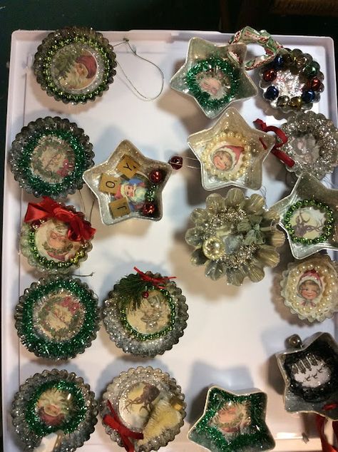 Tart Tin Ornaments, Tart Tins, Retro Christmas Decorations, Victorian Christmas Ornaments, Vintage Christmas Crafts, Tin Ornaments, 12 December, Christmas Ornaments Homemade, Christmas Ornament Crafts