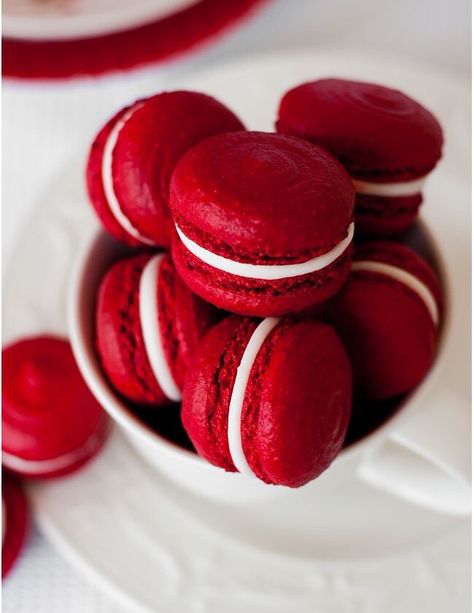 I did it!!!!! Red Velvet And Vanilla Cream Cheese Filled French Macaroons. Red Macarons Aesthetic, Red Velvet Macaroons, Red Velvet Macarons, Red Desserts, Vegan Wedding Cake, French Macaroons, Color Boards, Events Ideas, Character Board