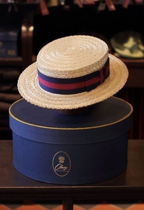 Gentleman Hat, Mens Hats Fashion, Straw Boater, Preppy Men, Boater Hat, Johnnie Walker, Brogue Shoes, Stylish Hats, Outfits With Hats