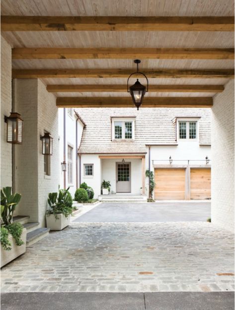 French Country Exterior, Cedar Shingle Roof, French Country Modern, Modern French Country, Porte Cochere, French Country Living Room, French Country Farmhouse, Garage Design, Country Style Homes