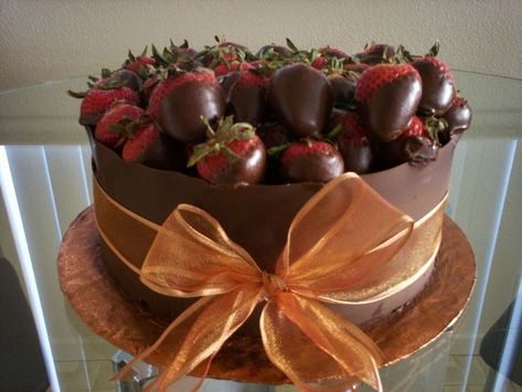 Food Auction Ideas, Best Dessert Auction Ideas, Cake For Auction Cute Ideas, Cakes For Auction, Auction Dessert Ideas, Cake Auction Ideas Bake Sale, Bake Auction Ideas Desserts, Dessert Auction Recipes, Pie Auction Ideas