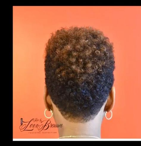 How To Detangle Hair, Tapered Natural Hair Cut, Natural Hair Haircuts, Short Natural Haircuts, Short Natural Curly Hair, Black Hair Short Cuts, Detangle Hair, Shaved Hair Designs, Tapered Natural Hair