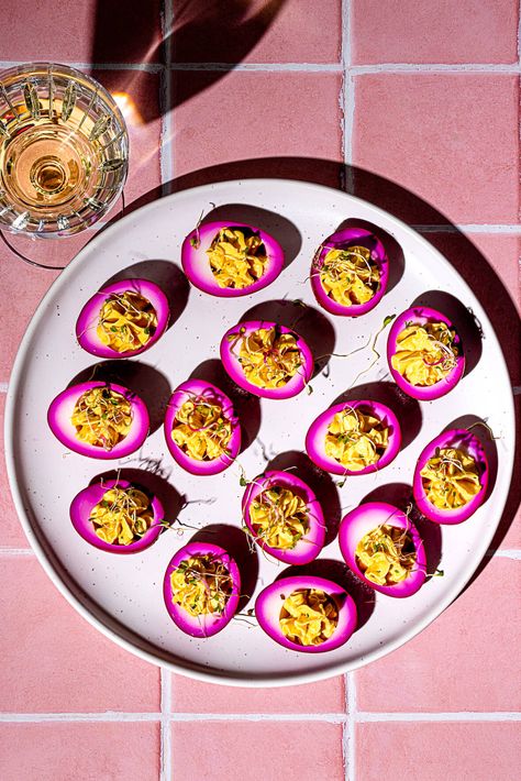 Pickled Deviled Eggs, Fancy Appetizers, Smoked Salmon Recipes, Grain Bowls, Pickled Eggs, Pickled Beets, Organic Eggs, Beet Juice, Grandmas Recipes