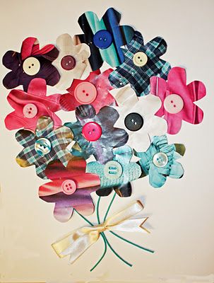 Craft and Other Activities for the Elderly: Make a Junk-Mail Flower Collage! Craft Ideas For Seniors, Easy Craft Ideas For Adults, Seniors Activities, Elderly Crafts, Ideas For Seniors, Craft Ideas For Adults, Free Christmas Crafts, Arts And Crafts For Teens, Elderly Activities