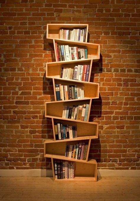 Switchback bookcase - FineWoodworking Diy Bookshelf Design, Minimalist Bookshelves, Creative Bookshelves, Beautiful Bookshelf, Bookcase Decor, Bookshelf Design, Modern Bookcase, Bookshelves Kids, Bookshelves Diy