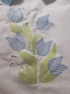 Daisies Embroidery, Flowers Magnolia, Applique Quilt Patterns, Embroidery Diy, Applique Quilting, Flower Quilt, Hand Work Embroidery, Pola Sulam, Sewing Appliques