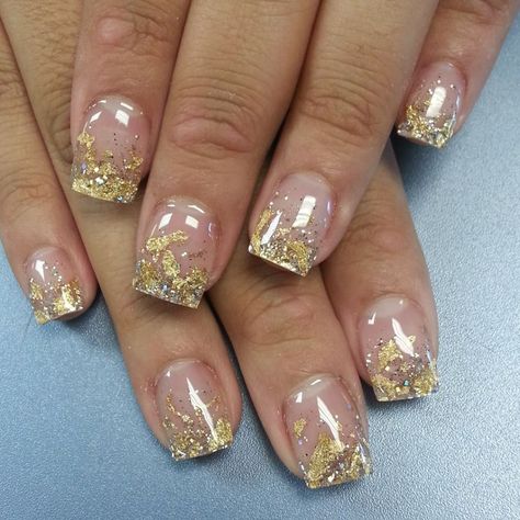 French manicure with gold tips Gold Flake Nails, 2000 Nail Art, Photos Landscape, Gel Nails At Home, Gold Flake, Sparkle Nails, Top Nail, I Love Nails, Gold Flakes