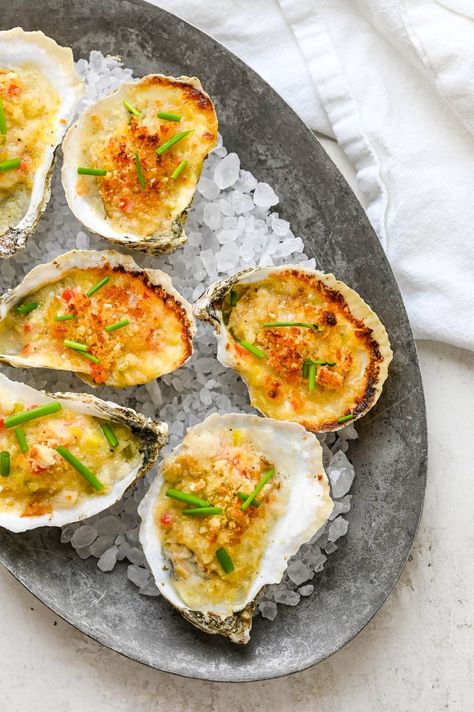 This baked oyster appetizer is quick and easy to make and can be done using oysters in their shell or a pint of shucked raw seafood. The creamy wine-infused Bienville sauce is spooned over the raw oysters then baked with breadcrumbs. It's an elegant hors d'oeuvres that's perfect for special occasions. Bienville Sauce, Broiled Oysters Recipe, Fish Casseroles, Oysters Bienville, Baked Oyster Recipes, Oyster Bake, Broiled Oysters, Raw Seafood, Fish Casserole