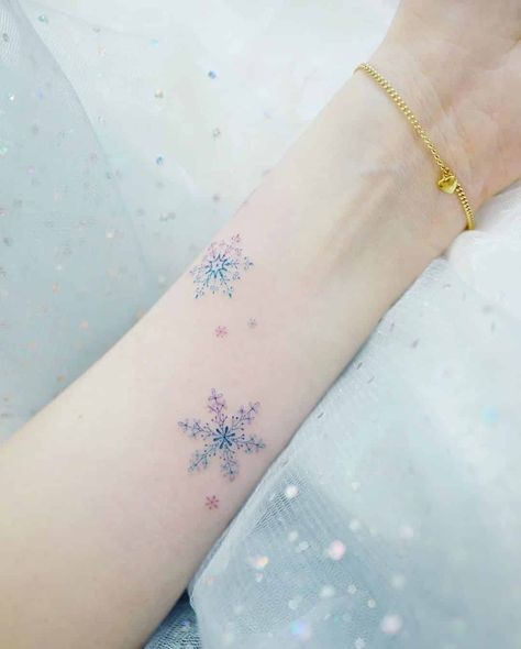 Simple and Meaningful Snowflake Tattoos Small Snowflake Tattoo, Side Thigh Tattoos Women, Snowflake Tattoos, Snowflake Tattoo, Snow Tattoo, Side Thigh Tattoos, Snow Flake Tattoo, Belly Tattoos, Korean Tattoos