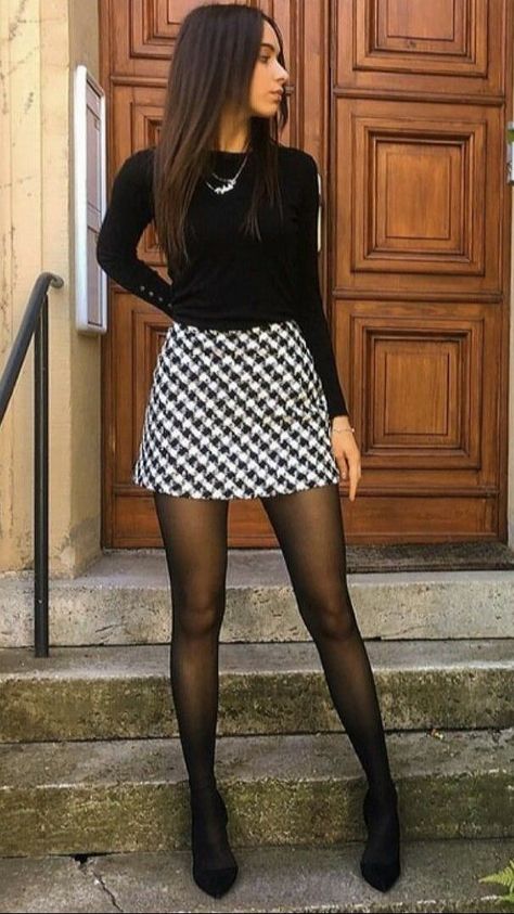 Charming Outfits, Stockings Outfit, Dress With Stockings, Looks Party, Fashion Tights, Ținută Casual, Black Stockings, Business Casual Outfits, Black Tights