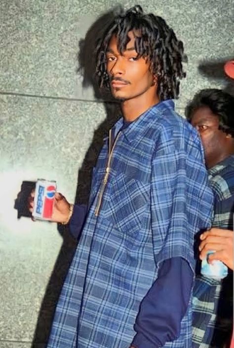 Rapper Inspired Outfit, Snoop Dogg Style, Gangsta Outfits Men, Snoop Dogg Outfit, 90s Rappers Outfit, 90s Hip Hop Hairstyles, 90s Hiphop Outfit, 90s Snoop Dogg, Rappers Outfits