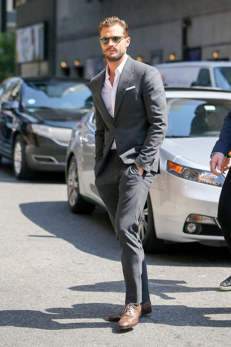 Everything Jamie Dornan (FAN) on Twitter: "Rhetorical question: Will we ever tire of seeing this photo?! I know it’s a fave among many of us! #JamieDornan… " Jamie Dornan And Wife, Costume Gris, Costum Elegant, Christian Grey Jamie Dornan, Grey Suit Men, Dark Gray Suit, Grey Two Piece, 2015 Mustang, Keira Knightley