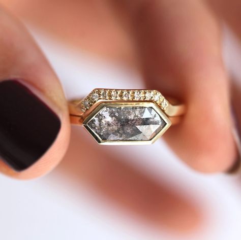 Capucinne 💎 on Instagram: “Lovers of all things modern will appreciate the clean shapes of our Genevive ring set featuring a rose cut hexagon salt and pepper diamond…” Geometric Diamond Ring, Pepper Diamond Ring, Salt Pepper Diamond, Hexagon Diamond, Diamond Ring Set, Promise Ring Gift, Diamond Wedding Sets, Pepper Diamond, Dream Engagement Rings