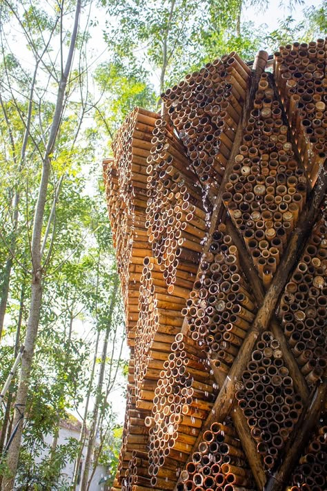 adiabatic urban cooling system by AREP Bamboo Tower, Bamboo Architecture, Bamboo Decor, Cooling Tower, Survival Skills Life Hacks, Dome House, Natural Ventilation, Low Tech, Tiny House Cabin