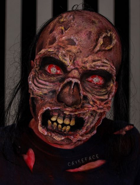 #zombie #zombiemakeup #thewalkingdead #zombieapocalypse #makeup #makeupoftheday #makeupartist #makeupideas #sfx #sfxmakeup #facepainting #bodypainting #prosthetics #caykeface #pinkyparadise #contacts #coloredcontactlenses #creepyart #coolart #art #horror #horrormakeup #horrorart Dead Zombie Makeup, Thriller Zombie Makeup, Walking Dead Zombie Makeup, Thriller Makeup Zombie, Men’s Zombie Makeup, Gory Zombie Makeup, Sfx Makeup Ideas Gore Zombies, Zombie Makeup Tutorials, Horror Make-up