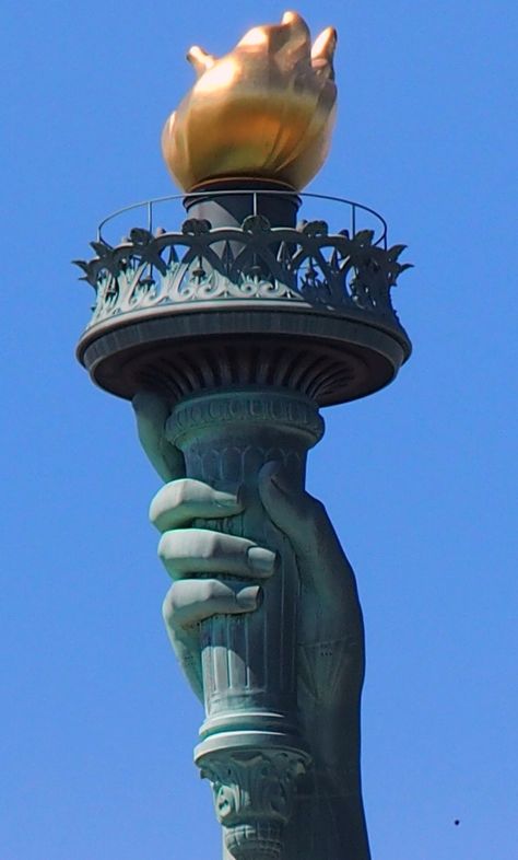 Torch of Lady Liberty Liberty Torch Tattoo, Torch Tattoo, Statue Of Liberty Torch, Aesthetic Lady, Statue Of Liberty Drawing, Liberty Torch, Photographie New York, Liberty Statue, Patriotic Tattoos