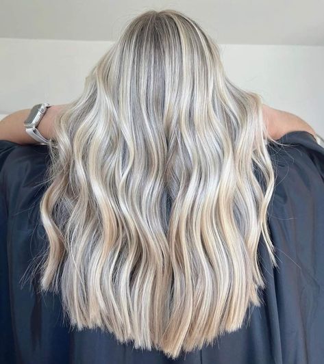 Creamy Blonde Hair Highlights Balayage, Brightest Blonde Hair, Icy Blonde Hair With Dimension, Creamy Blonde With Lowlights, Creamy Blonde Hair With Lowlights, Blonde Tones Shades, Wella T18 Before And After, Haircuts For Long Hair Curly, Bright Blonde Hair With Lowlights