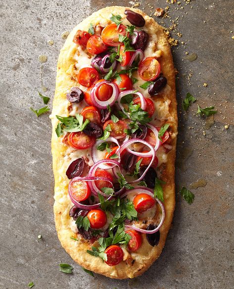 Arugula Flatbread Pizza, Flatbread Ideas, Artichoke Tapenade, Asparagus Flatbread, Quick Flatbread, Flatbread Toppings, Mediterranean Flatbread, Healthy Flatbread, Crispy Flatbread