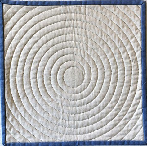 Machine Quilting Tutorial: How to Quilt a Continuous Spiral (Optical Illusion Quilt Along Part 5) – Christa Quilts Quilt Along, Spiral Quilt, Spiral Quilting, Machine Quilting Tutorial, Optical Illusion Quilts, Walking Foot Quilting, Quilting Tutorial, How To Quilt, Sewing Measurements