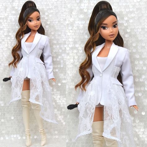 @hellokittles on Instagram: “Custom Ariana Grande “Thank U Next” performance doll I made @blitzdollz 💍 #arianagrande #doll” Ariana Grande Doll, Ariana Grande Baby, Ariana Grande Grammys, Celebrity Barbie Dolls, Ariana Grande Thank U Next, Ariana Merch, Ariana Video, Thank U Next, Ariana Grande Outfits