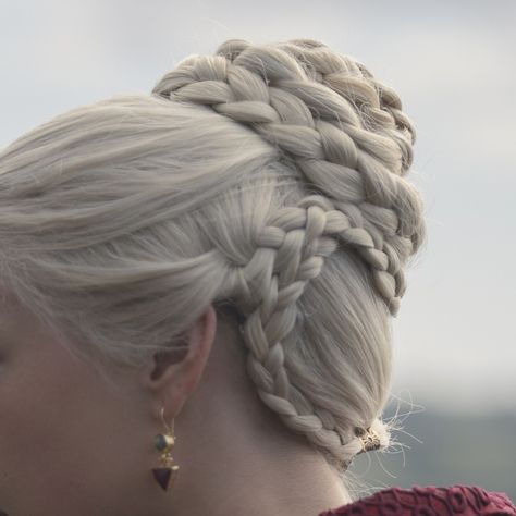 Targaryen Hair Aesthetic, Rhaenyra Targaryen Hair, Targaryen Hairstyles, Rhaenyra Targaryen Aesthetic, Targaryen Hair, Targaryen House, Rhaenyra Targaryen, Targaryen Aesthetic, Fantasy Hair