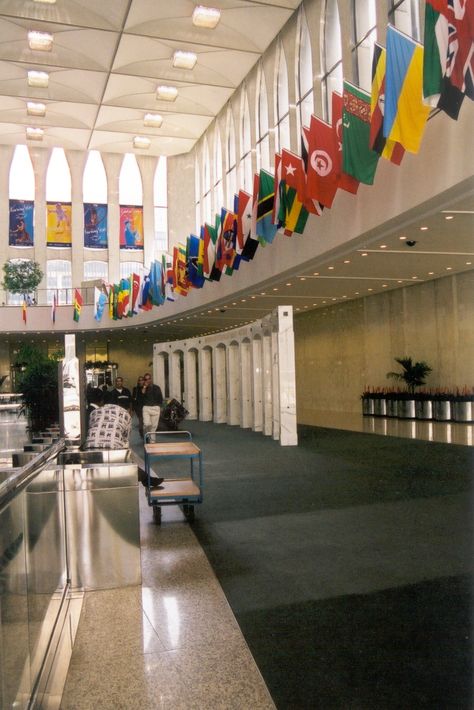 #methodcandles   #firstimpressions  Lobby of the South Tower WTC.before the tragedy.   NEW YORK CITY. World Trade Center Nyc, My Future Job, Career Vision Board, Visual Board, International Relations, Dream Career, Future Jobs, Trade Centre, Twin Towers