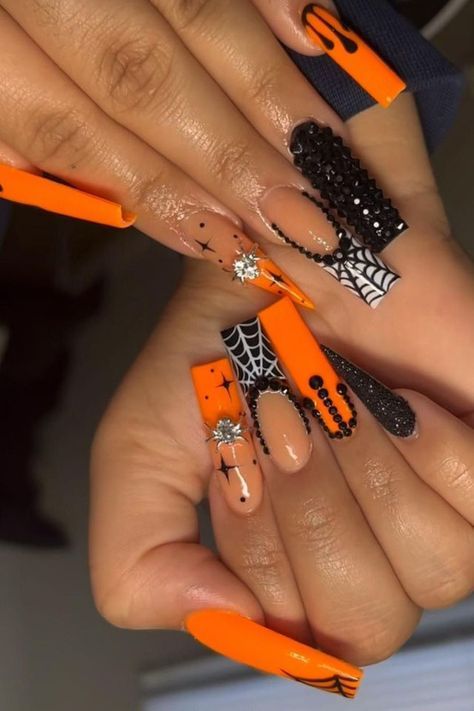 Bougie Halloween Nails, Halloween Nails Acrylic Orange, Halloween Coffin Shaped Nails, Halloween Rhinestone Nails, Halloween Acyrilics Nails, Halloween Nails Inspiration, Orange Halloween Nail Designs, Halloween Nails Acrylic Square, Spooky Halloween Nail Designs