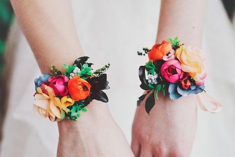 Bracelet For Bride, Bride Bracelet, Ribbon Bracelet, Bracelet Summer, Ribbon Bracelets, Boda Mexicana, Prom Flowers, Fall Wedding Bouquets, Floral Bracelet