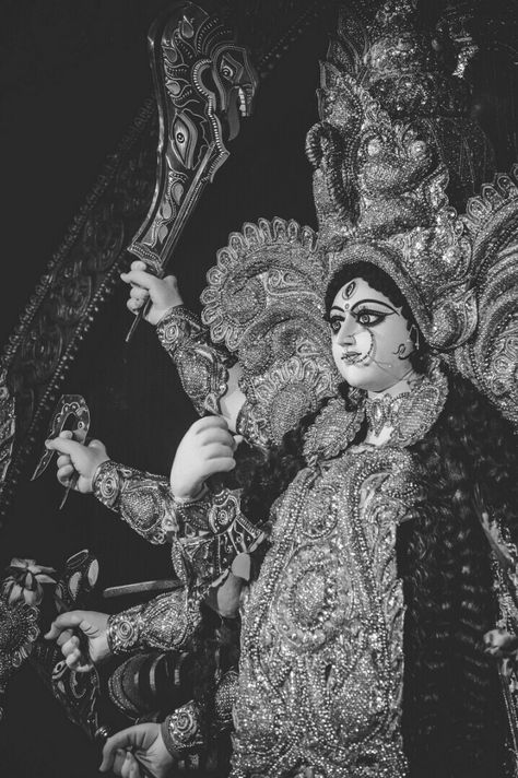 Durga Matha Images, Durga Wallpaper Iphone, Maa Durga Asthetic Pic, Durga Puja Aesthetic Wallpaper, Devi Durga Paintings, Durga Maa Aesthetic, Durga Maa Wallpaper, Durga Puja Aesthetic, Durga Wallpaper