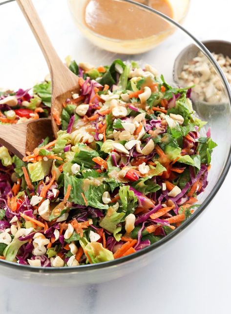 Thai Salad with Peanut Dressing Peanut Butter Salad Dressing, Peanut Salad Dressing, Dressing For Salad, Peanut Butter Salad, Thai Salad Dressings, Ginger Salad Dressings, Peanut Salad, Thai Salad, Thai Salads