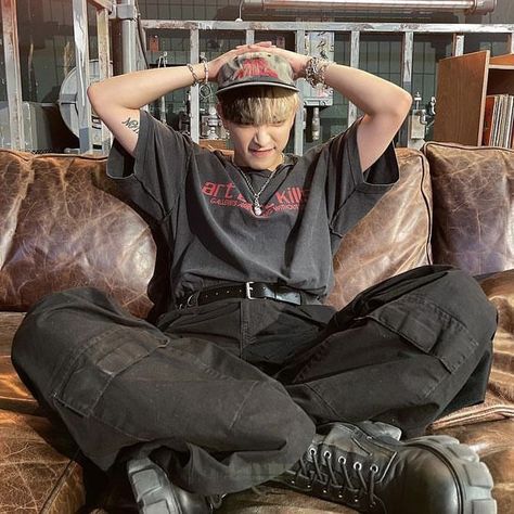 Ateez Hongjoong Outfit, Hongjoong Fashion, Hongjoong Outfit, Ateez Fashion, Utilitarian Fashion, Hongjoong Icons, Ateez Aesthetic, Ateez Hongjoong, Hongjoong Ateez