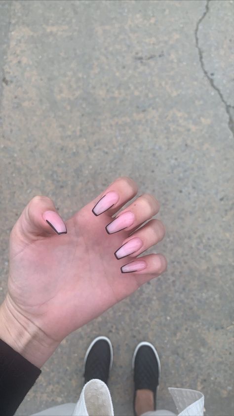 Black Outline Acrylic Nails, Black Outlined Nails, Nails Black Outline, Nails With Black Outline, Outline Acrylic Nails, French Tip Outline Nails, Outline Nail Design, French Outline Nails, Outline French Tip Nails