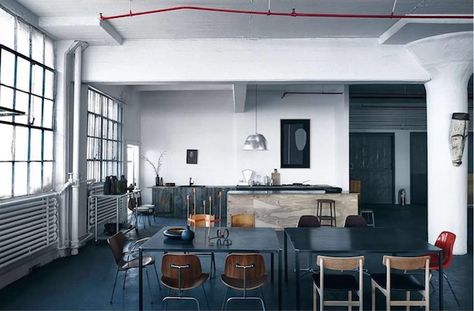 Visit | A Brooklyn loft Flos 2097, New Yorker Loft, Modern Industrial Loft, Nyc Loft, Soho Loft, Gravity Home, Interior Design Per La Casa, New York Loft, Loft Stil