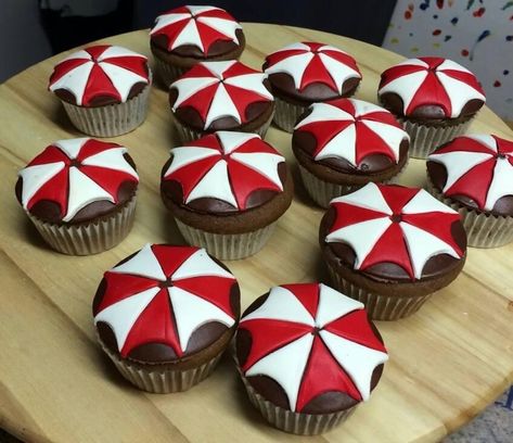 Resident Evil Themed Food, Resident Evil Cake Ideas, Resident Evil Themed Party, Resident Evil Birthday Party Ideas, Resident Evil Party Ideas, Resident Evil Cake, Resident Evil Theme, Resident Evil Birthday, Island Birthday