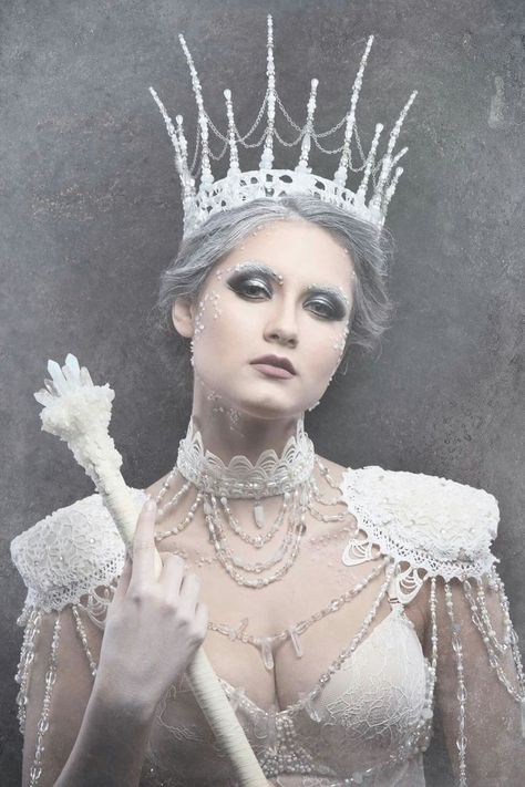 Winter Crown Ice Queen, Ice Queen Gown, Ice Queen Photoshoot, Ice Princess Aesthetic, Ice Queen Aesthetic, Ice Queen Outfit, Winter Wonderland Costume, Ice Woman, King And Queen Costume