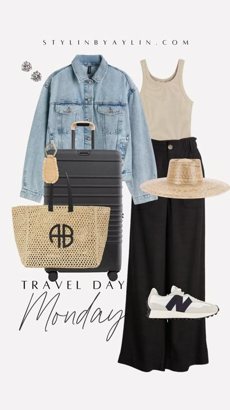 Lake House Vacation, City Break Outfit, Most Comfortable Sandals, Striped Bathing Suit, Wardrobe Capsule, Weekly Outfits, Up North, Casual Chic Outfit, City Break