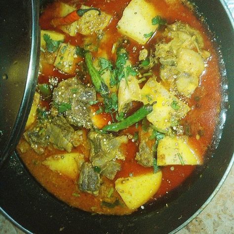 Aloo ghost #restaurantstyle #Desifood #degi #mutton #muttongravy #traditionalrecipe #instagramers #indianfood #insta #instagram… Aloo Ghost, Mutton Gravy, Desi Food, Insta Instagram, Traditional Food, Red Curry, Thai Red Curry, Healthy Dinner Recipes, Indian Food Recipes