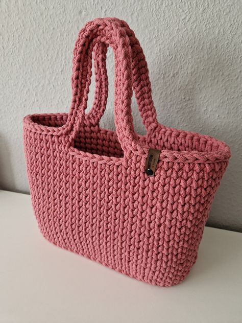 A total eye-catcher, a modern shopper was made by me with loving handwork. Material hello_Bobbiny 5 mm yarn Color Blossom The bags are approx. 33×27×17 in size, but can be customized. The bags are crocheted from 100% cotton, OEKO-TEX certified. The shopper is very dimensionally stable, robust and washable at 30 degrees. After washing, pull into shape and let dry. ATTENTION: Do not put in the dryer The shopper is a practical companion in your everyday life and also an absolute eye-catcher. It is Zpagetti Crochet, Shoppers Bag, Yarn Bags, Crochet Store, Yarn Bag, Office Bag, Crochet Tote Bag, Crochet Tote, Bag Crochet