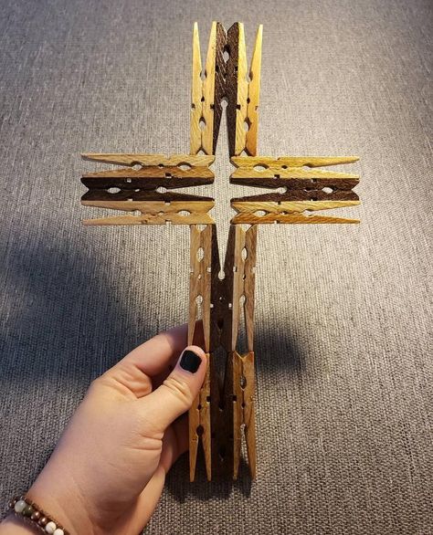 Images By Risalire On Birdhum76@gmail.com In 2020 785 Clothespin Crosses, Clothespin Cross, Wooden Cross Crafts, Clothespin Crafts Christmas, Clothespin Diy Crafts, Clothespins Diy, Wooden Clothespin Crafts, Clothespin Art, Snowflakes Ornaments