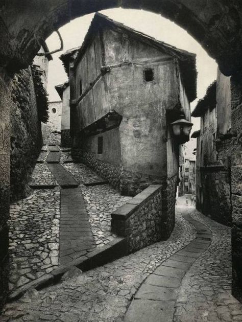 Medieval Architecture, Architectural Art, German Expressionism, Old Photography, French Architecture, Black Parade, Spring Awakening, Old Street, Foto Art