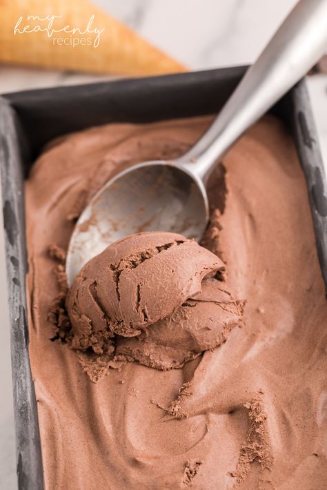 Homemade Chocolate Ice Cream Recipe Crockpot Drinks, Grand Biscuit Recipes, Caramel Apple Bites, English Toffee Recipe, Caramel Apple Desserts, Ice Cream Sauce, Homemade Chocolate Ice Cream, Air Fryer Recipes Appetizers, Chocolate Ice Cream Recipe