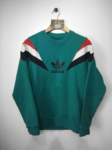 I love this crewneck ! Vintage collectibles items are treasures. Adidas 80s Outfit, Vintage Adidas Sweater, Addidas Shirts, Adidas Crewneck, Dressing Tips, Tokyo Street Fashion, Adidas Sweater, Adidas Vintage, Adidas Trefoil