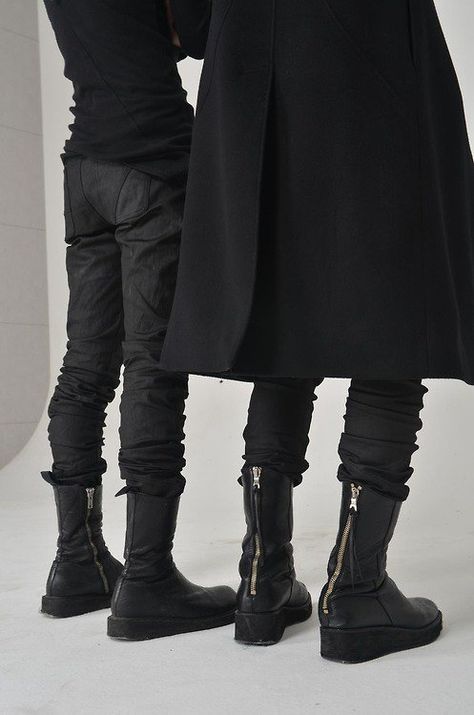 Boy Dress, Tactical Clothing, Bohol, Cooler Look, All Black Everything, Yohji Yamamoto, Dark Fashion, Shadowhunters, Mode Style